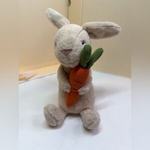 Jellycat Beige Bunny with Green Carrot